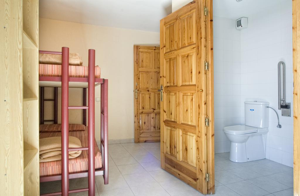 Alberg Anna Maria Janer Llivia Room photo