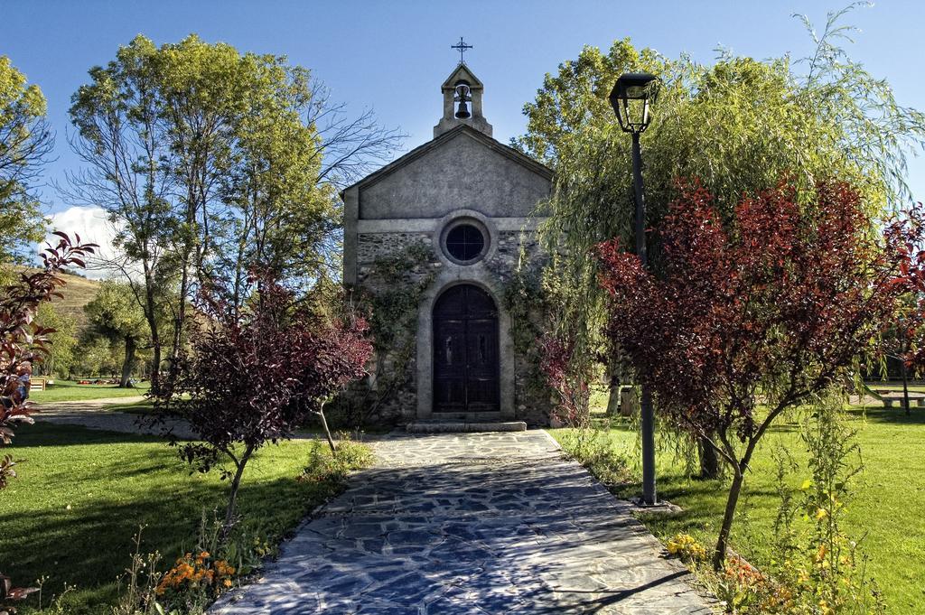 Alberg Anna Maria Janer Llivia Exterior photo