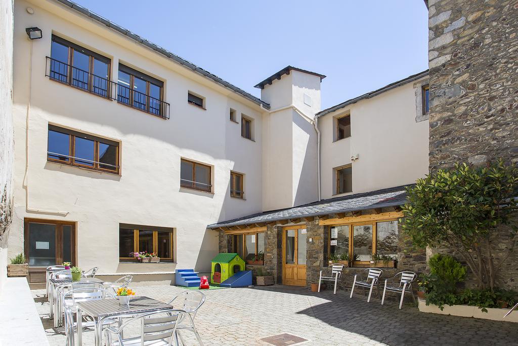Alberg Anna Maria Janer Llivia Exterior photo